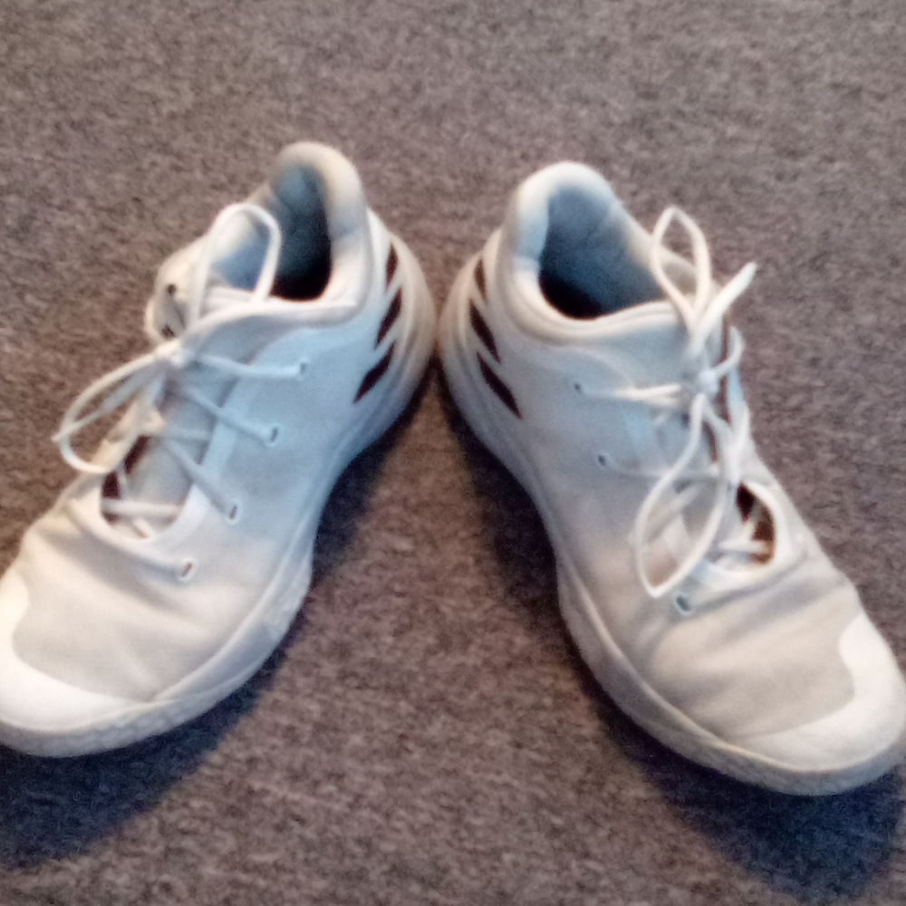 Shoes - Picture 2 of 4